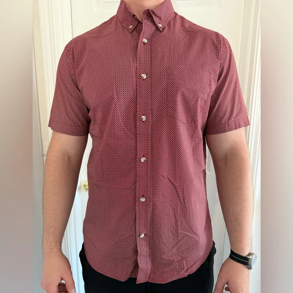 Banana Republic short sleeve button up. Size large. Worn only once